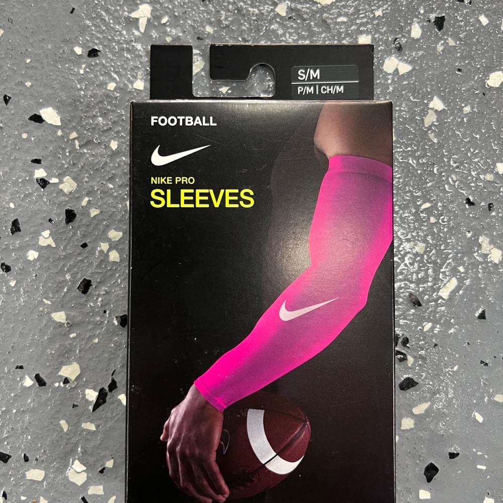 Nike Pro Adult Unisex Football Sleeves 3.0 Pink/White Small/Medium 2-pack